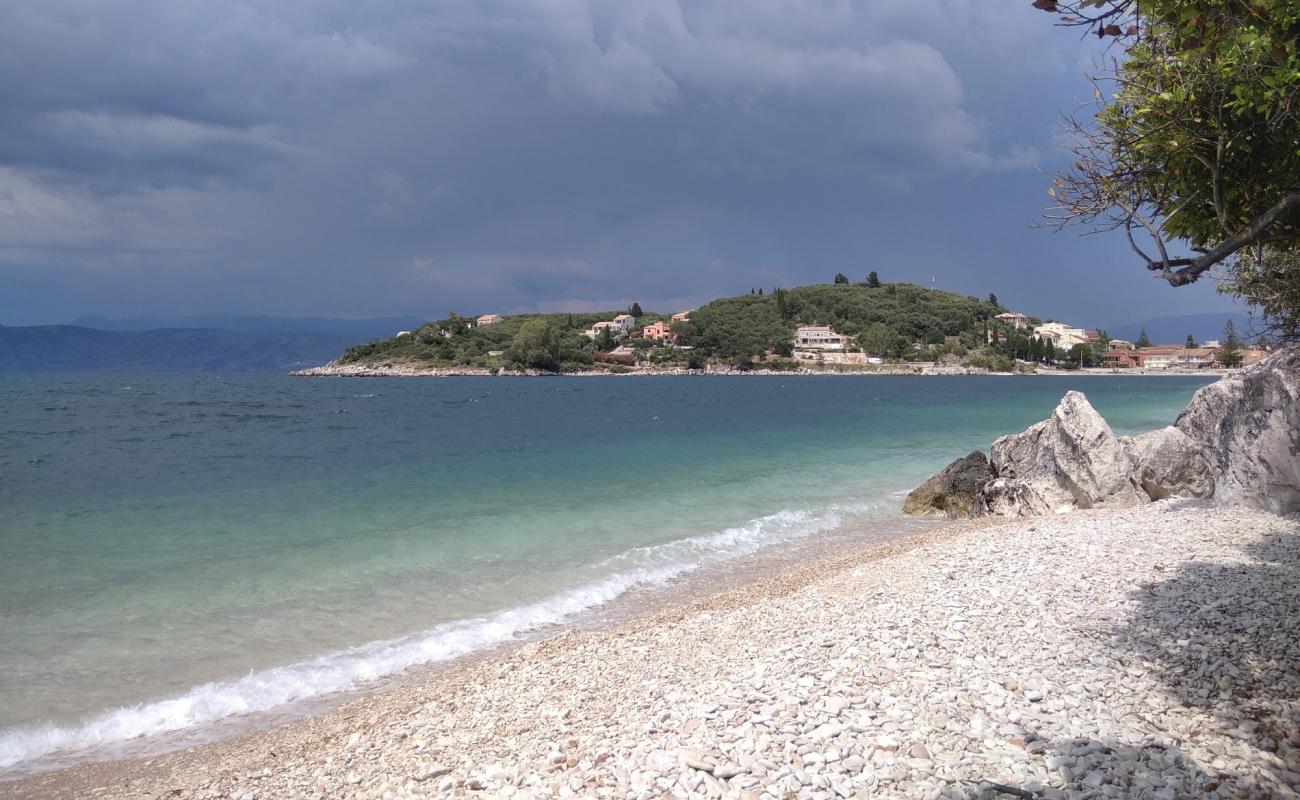 Foto de Paralia Imerolia con guijarro blanco superficie