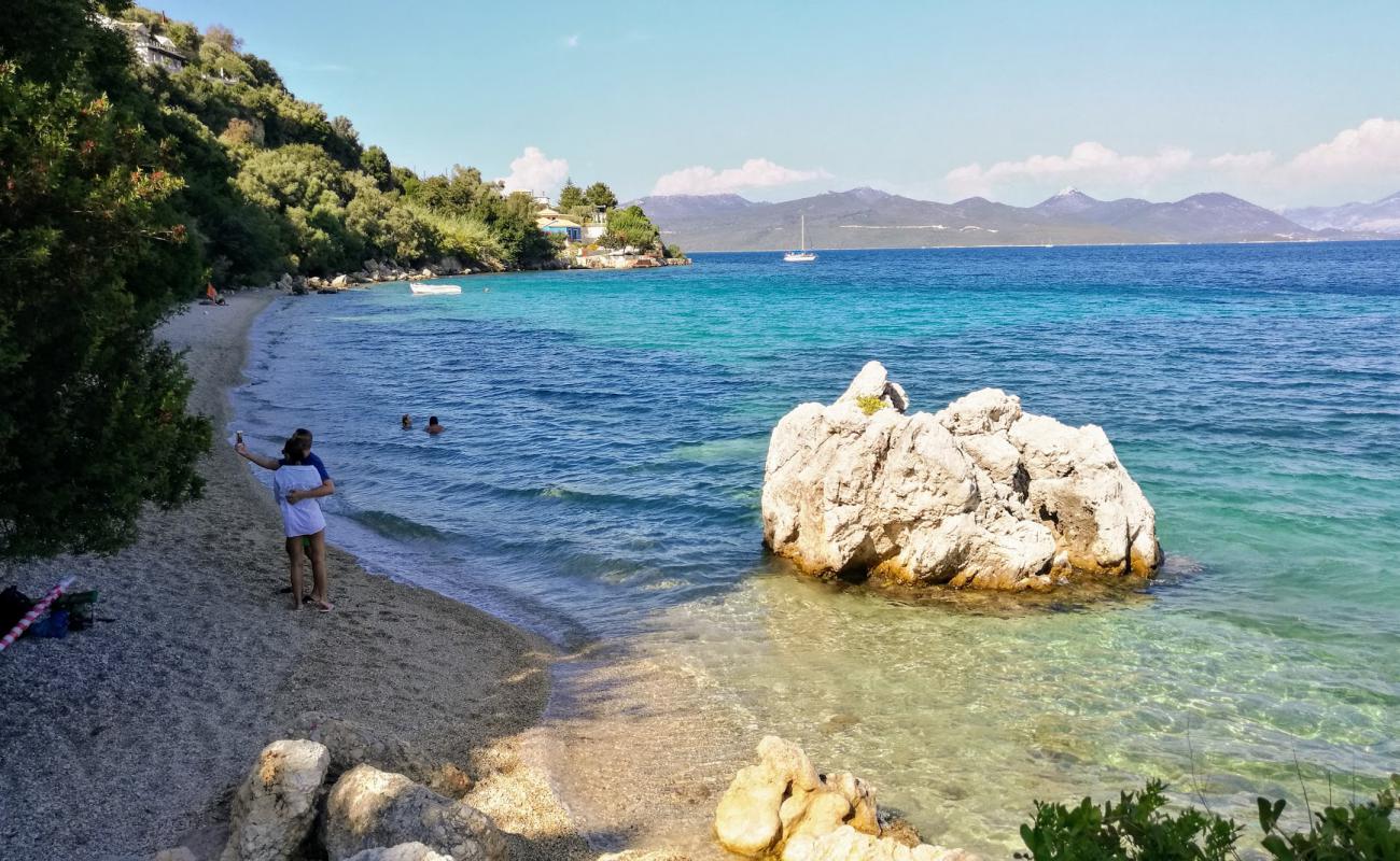 Foto de Perigiali Beach con guijarro fino claro superficie