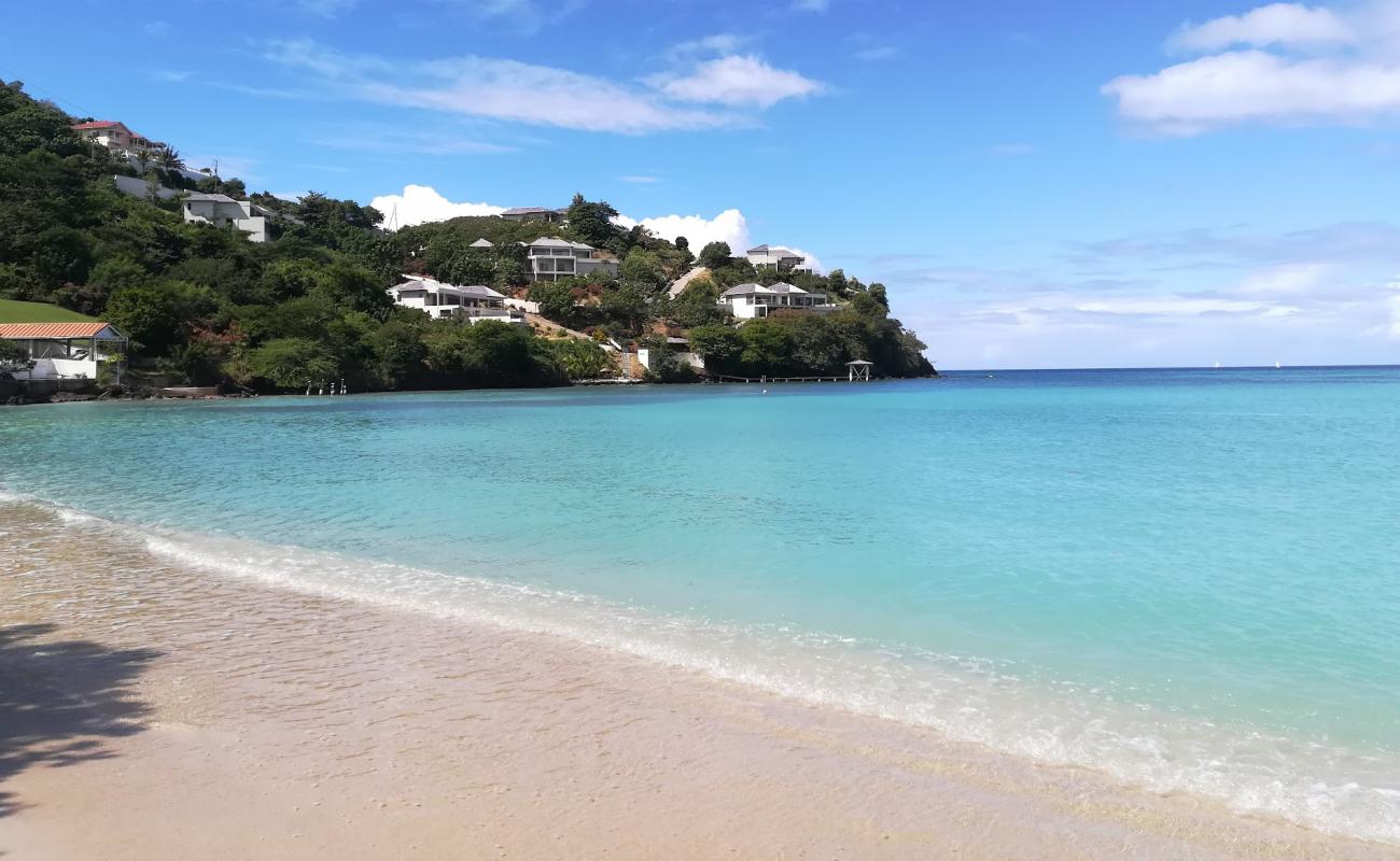 Foto de Morne Rouge beach con brillante arena fina superficie