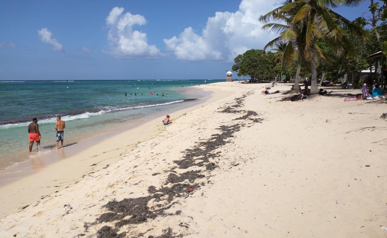 Foto de Plage De L'Autre Bord con brillante arena fina superficie