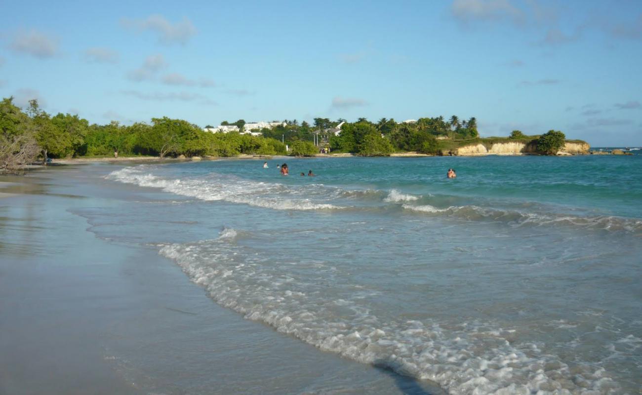 Foto de Plage de Saint-Felix II con arena brillante superficie