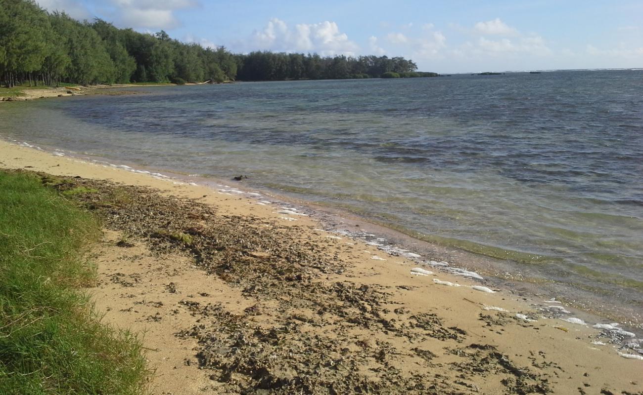 Foto de Inarajan Beach con arena fina y guijarros superficie