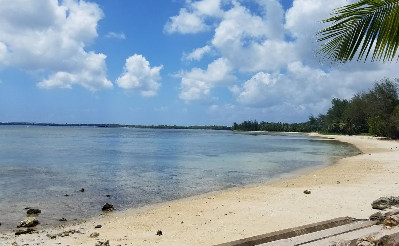 Foto de Salinas Beach con arena fina y guijarros superficie