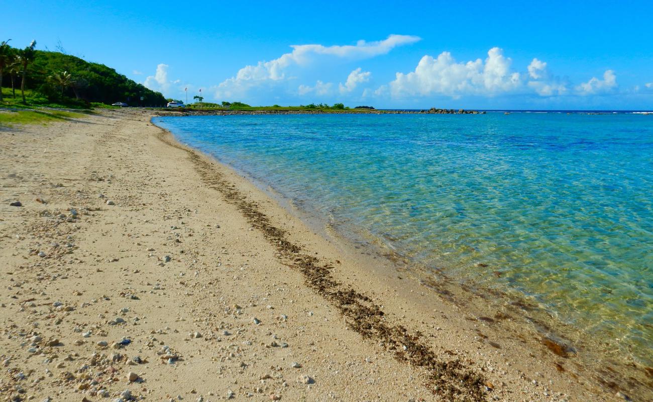 Foto de Nat Park Asan Beach con arena fina y guijarros superficie