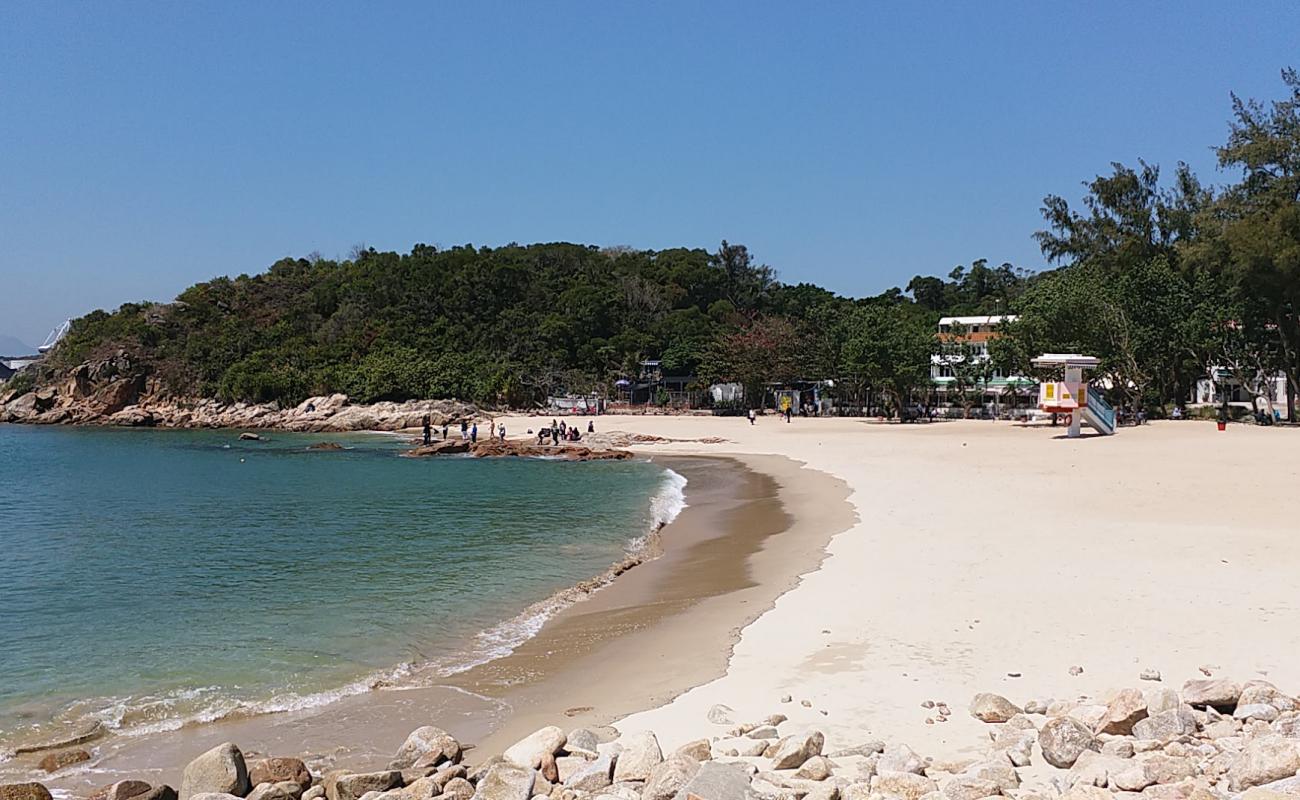 Foto de Hung Shing Yeh Beach con arena brillante superficie