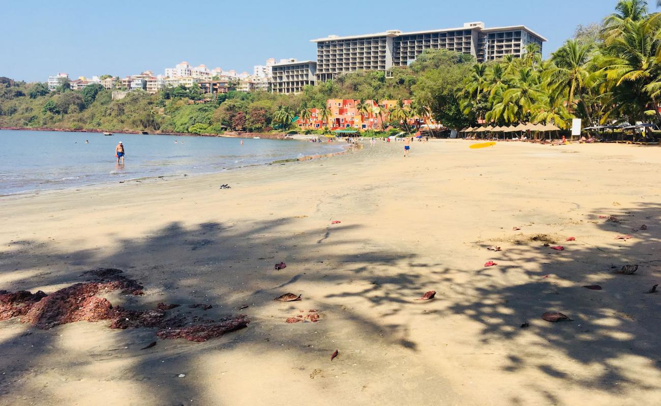 Foto de Vainguinim Beach con arena brillante superficie