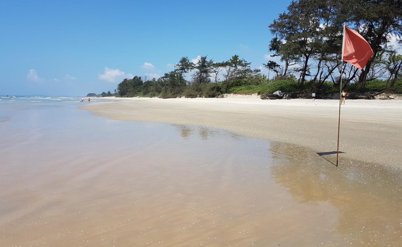 Foto de Varca Beach con arena brillante superficie