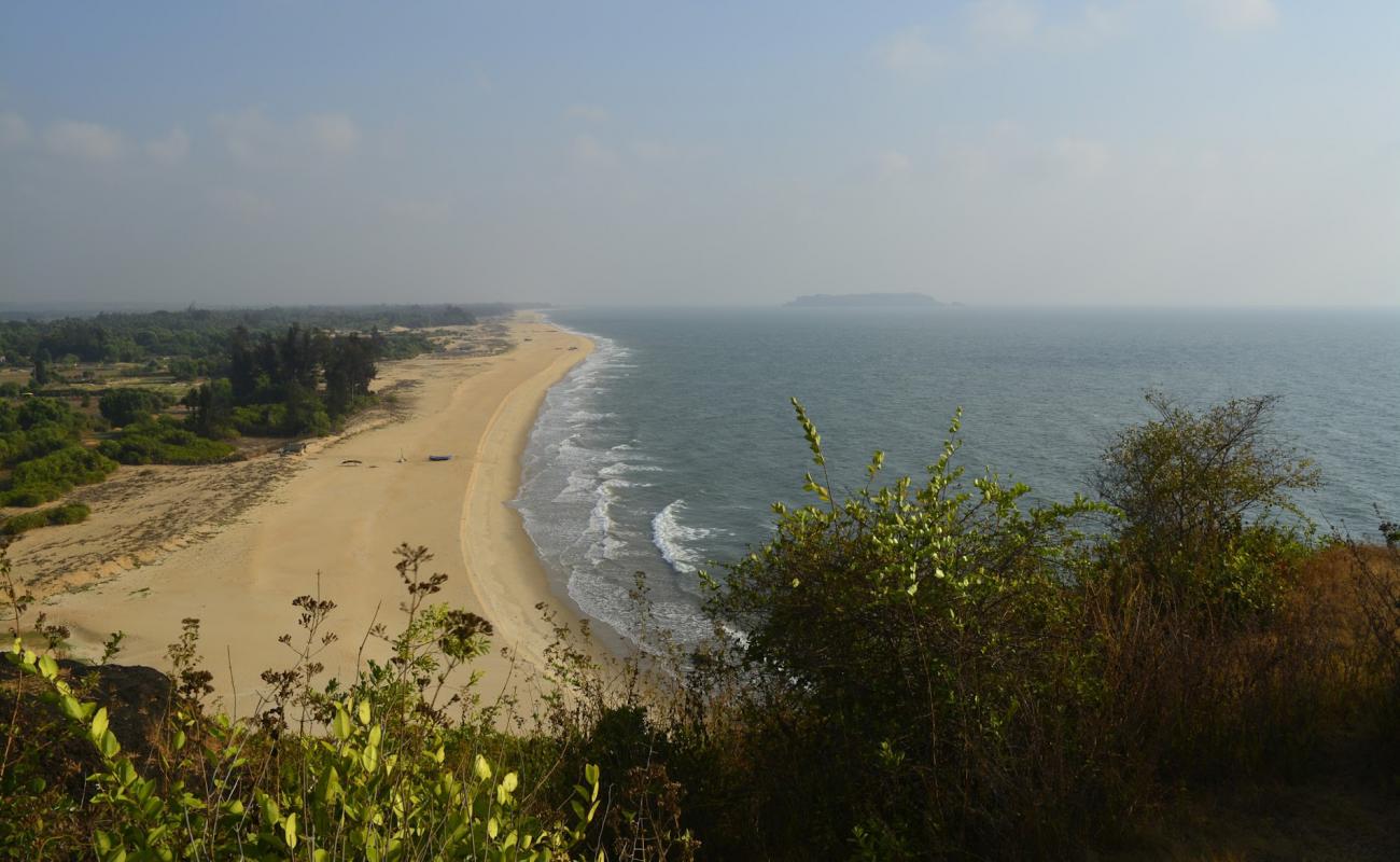 Foto de Bhramha Beach con arena brillante superficie