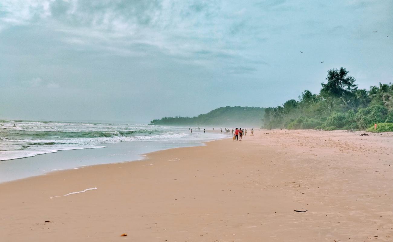 Foto de Alivekodi Beach con arena brillante superficie