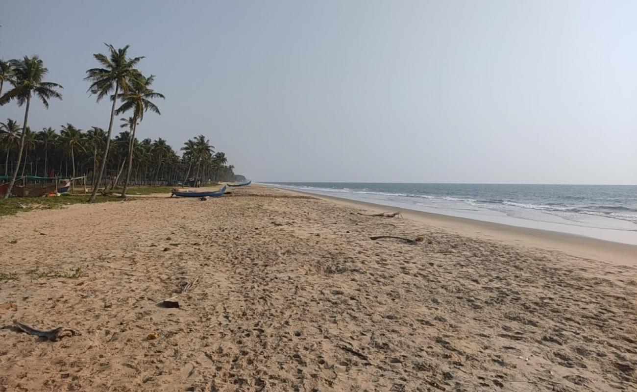 Foto de Chilanka Beach con arena brillante superficie