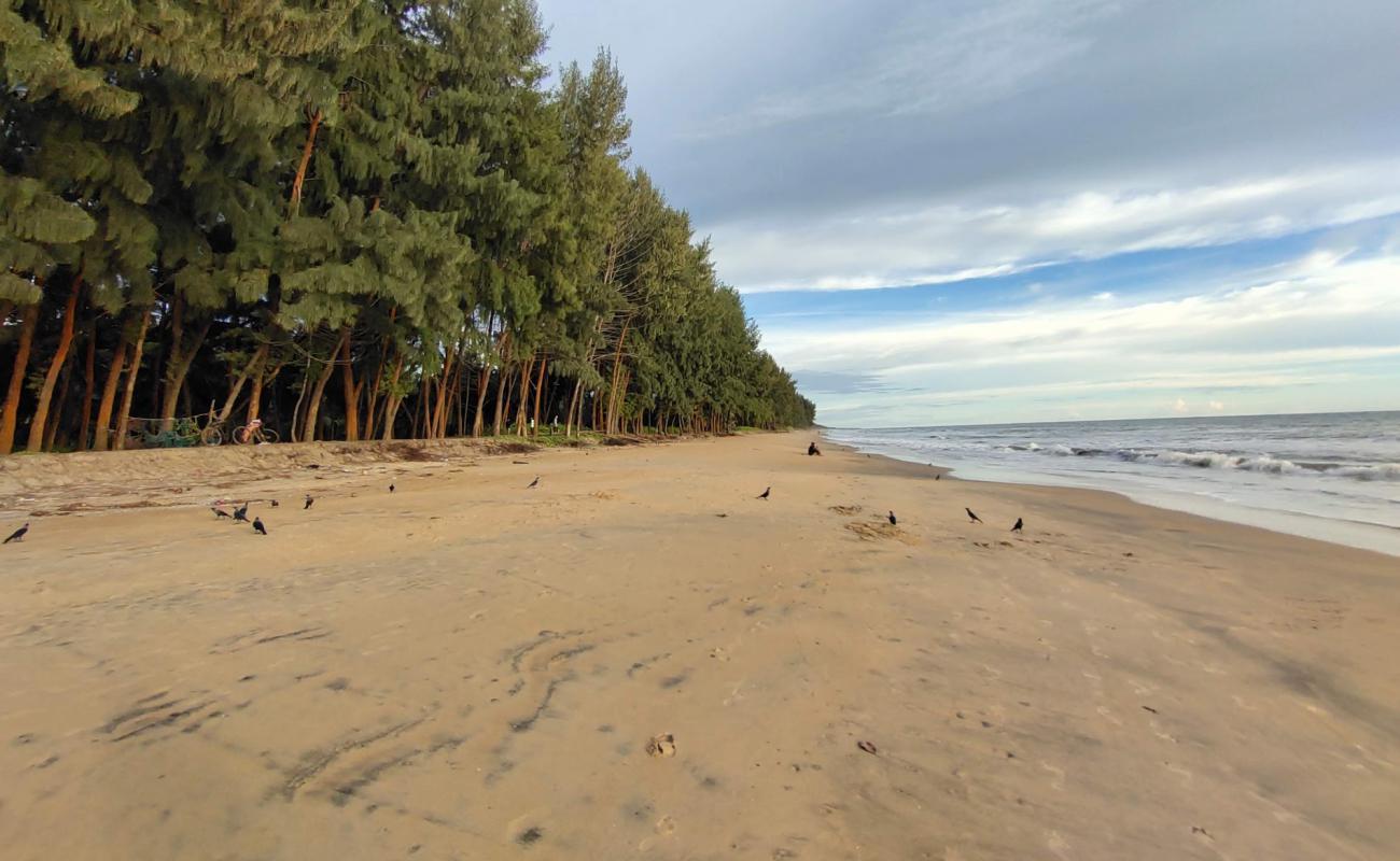 Foto de Valapad Beach con arena brillante superficie