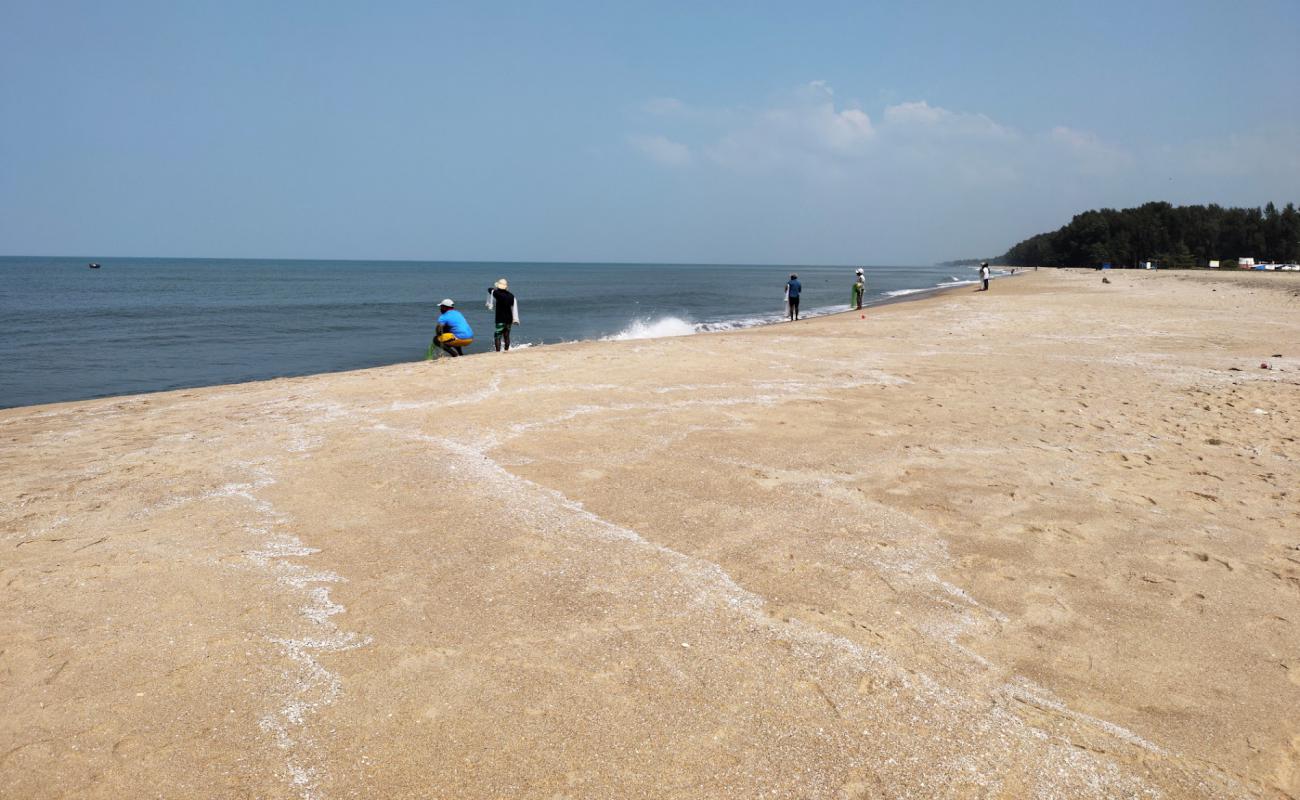 Foto de Munnakal Beach con arena brillante superficie