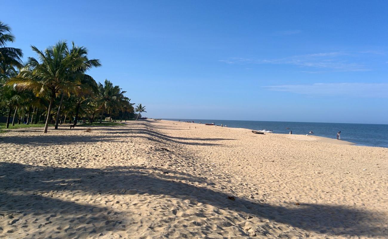 Foto de Marari Beach con arena brillante superficie