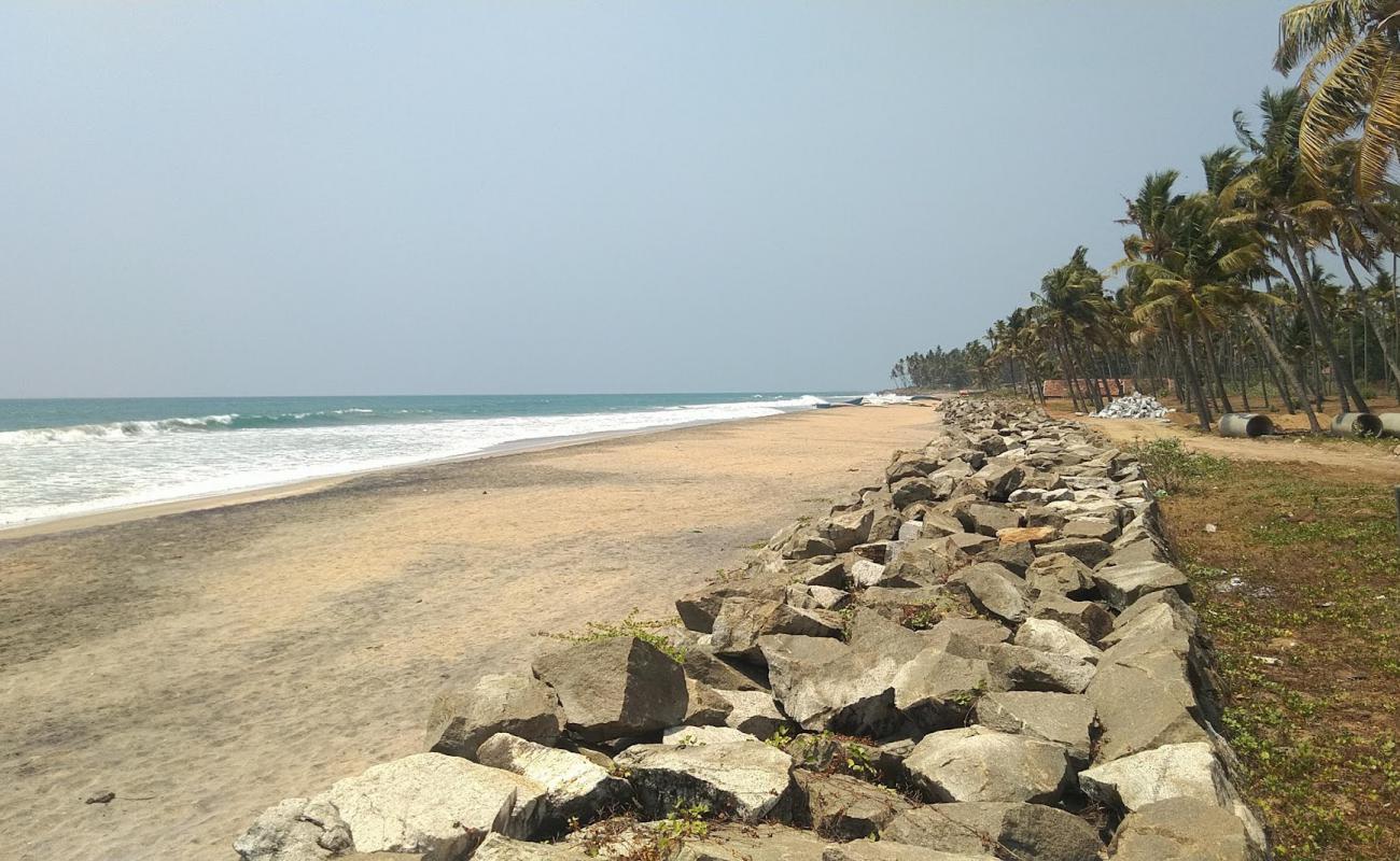 Foto de Paravur Beach con brillante arena fina superficie