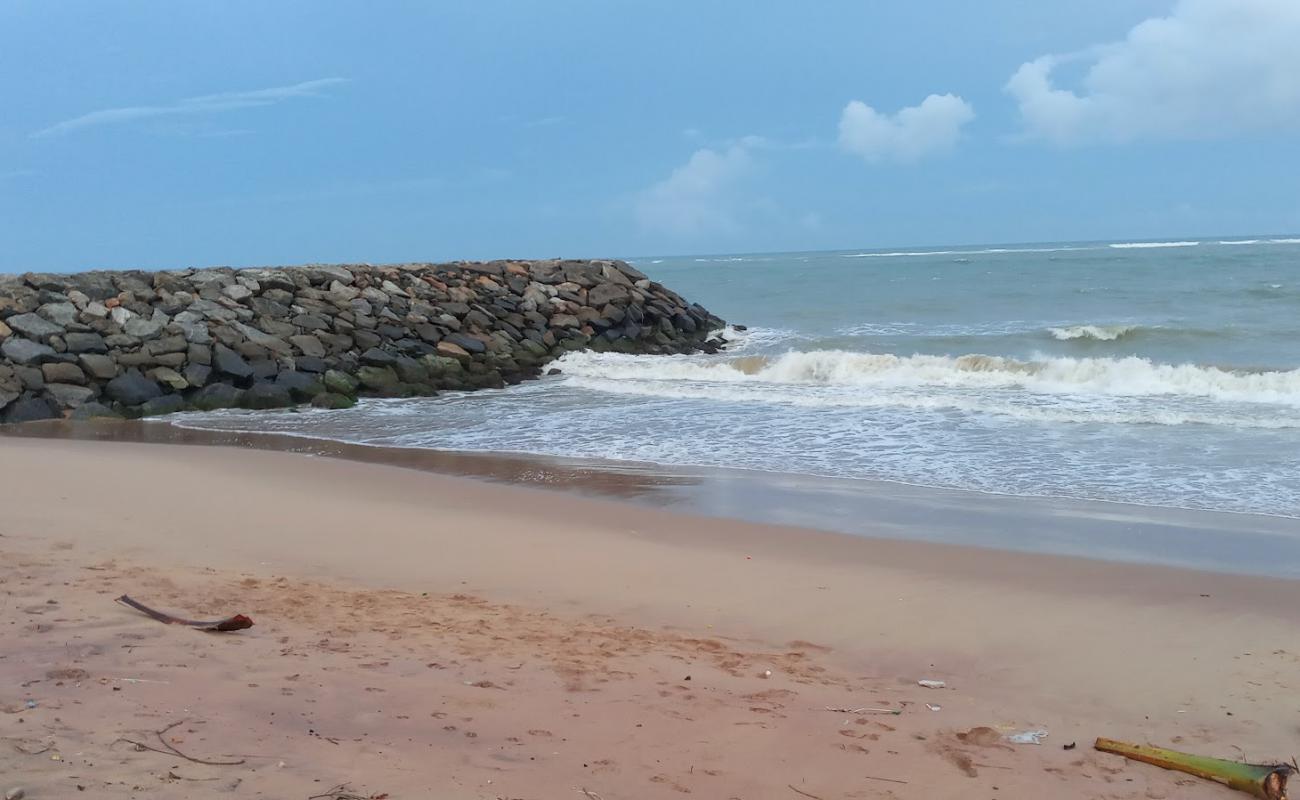 Foto de Koottappanai Beach con arena brillante superficie