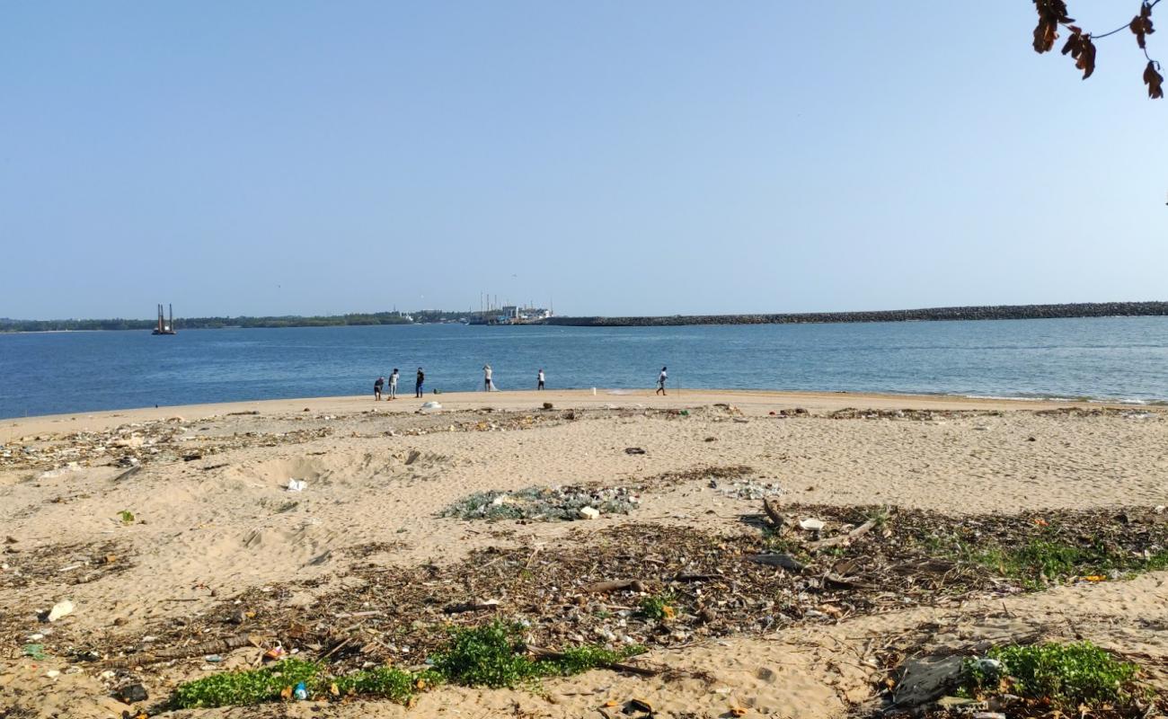 Foto de Bengre Beach con piedra superficie