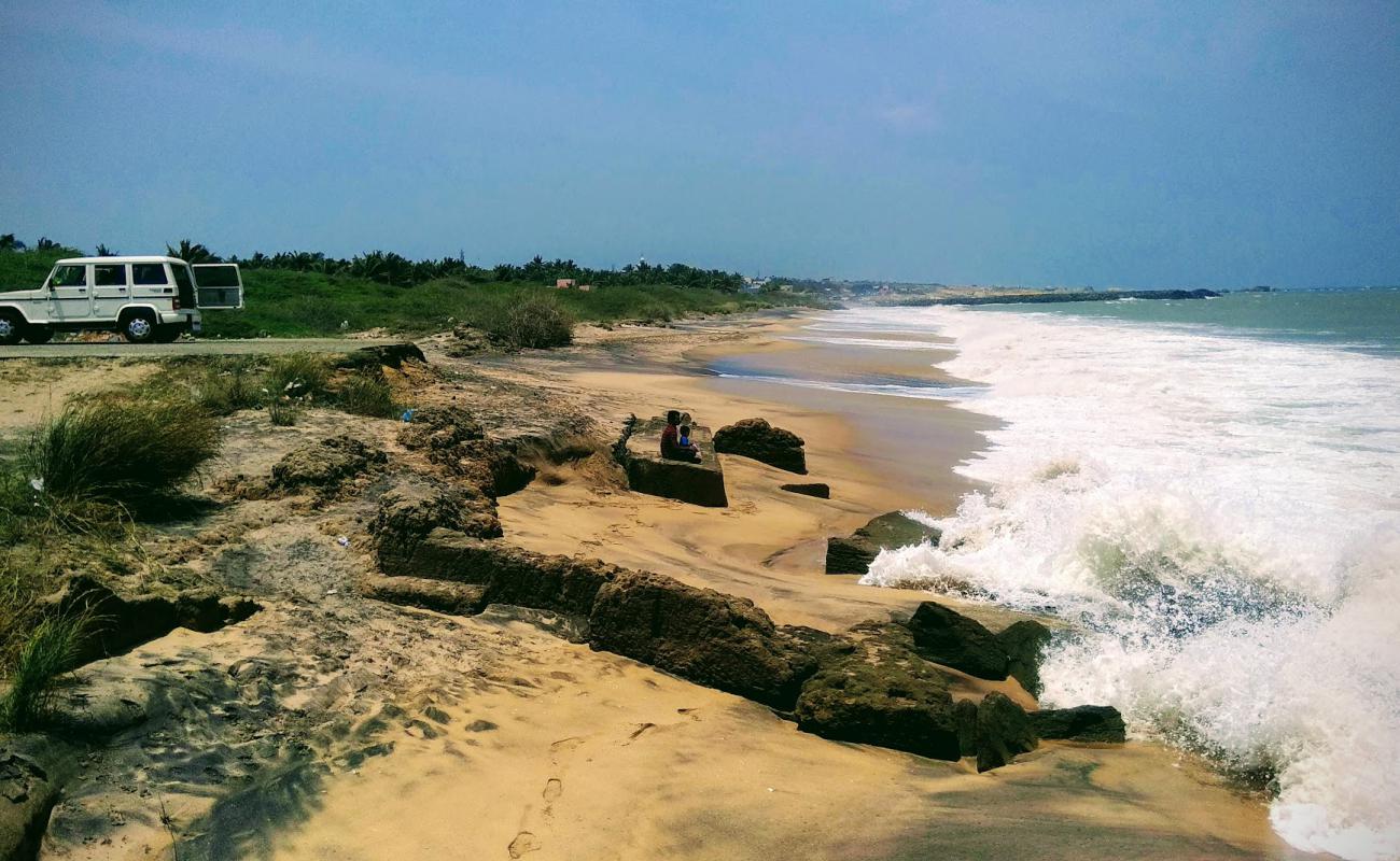 Foto de Dwarakapathi Beach con arena brillante superficie