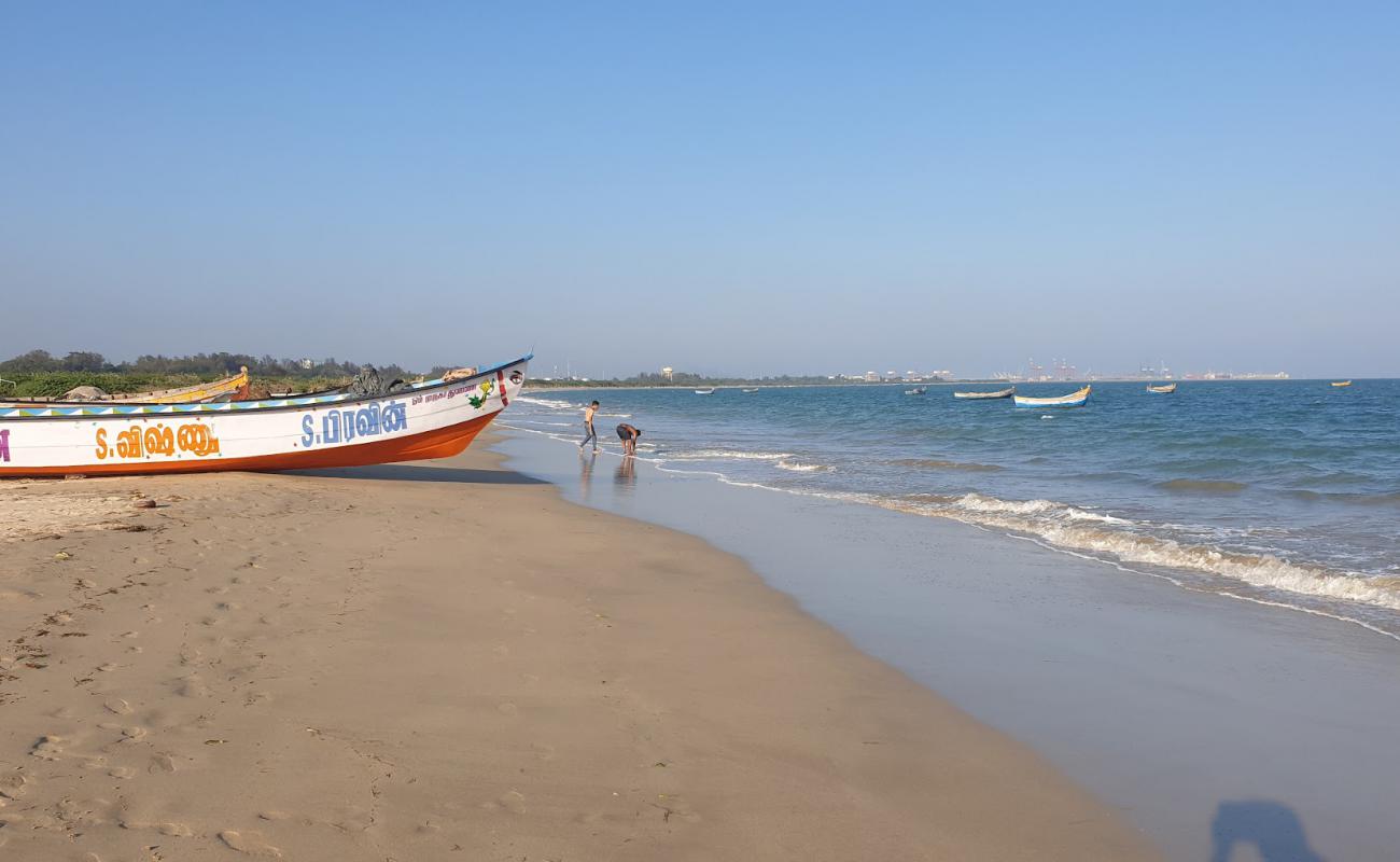 Foto de Thoothukudi Harbour Beach con arena brillante superficie