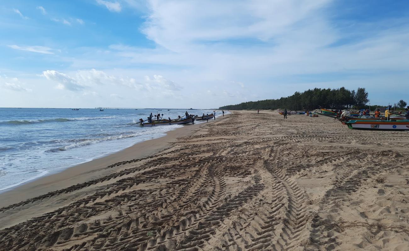 Foto de Pattinacherry Beach con arena brillante superficie