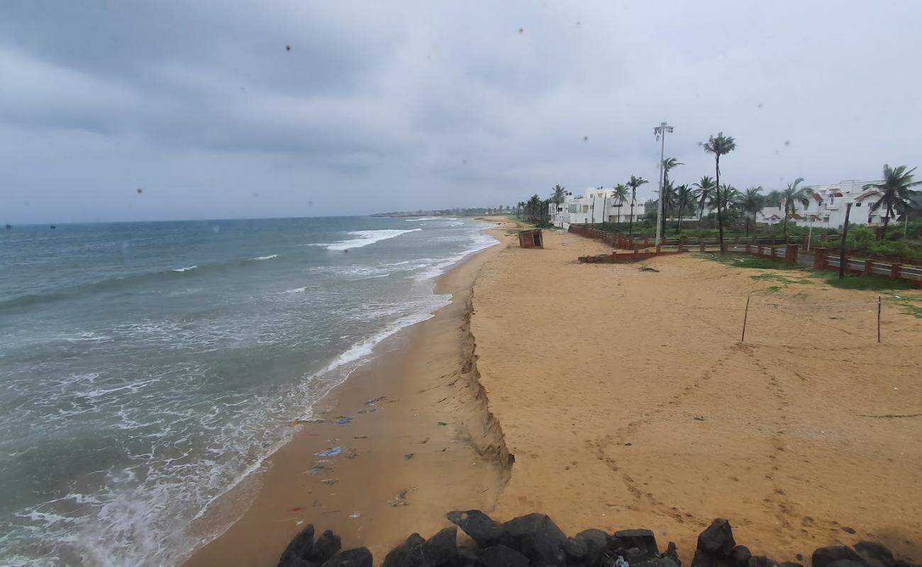 Foto de Island Bay Beach con arena brillante superficie