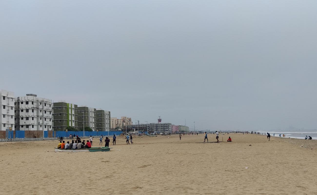 Foto de Patinapakkam Beach con arena brillante superficie