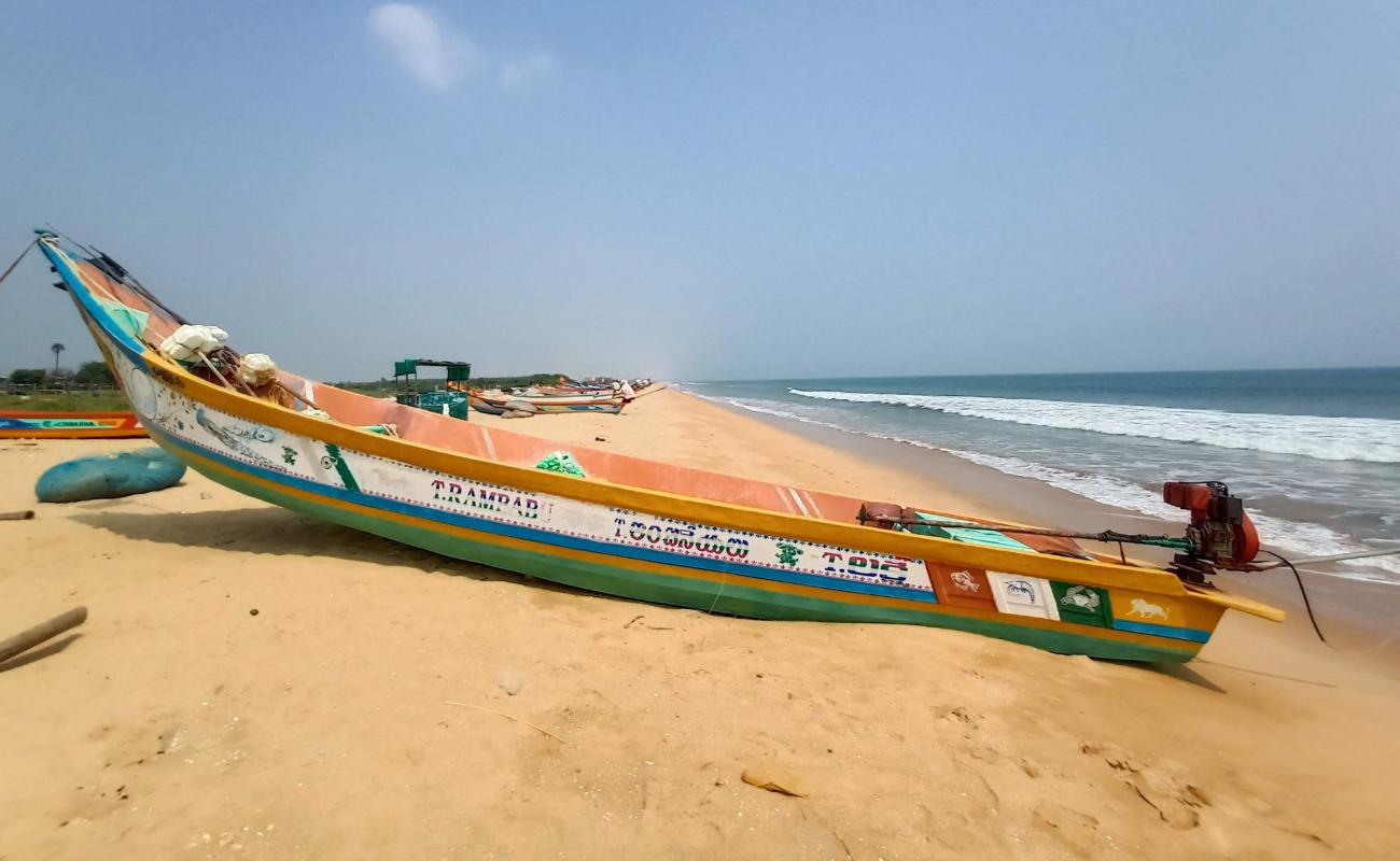 Foto de Ethamukkala Beach con arena brillante superficie