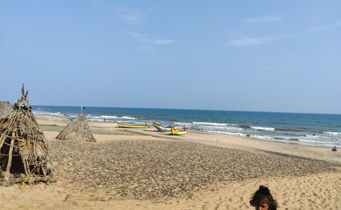 Foto de Danvaipeta Beach con arena brillante superficie