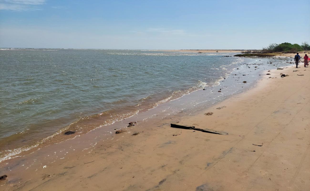 Foto de Kalingapatnam Beach con arena brillante superficie