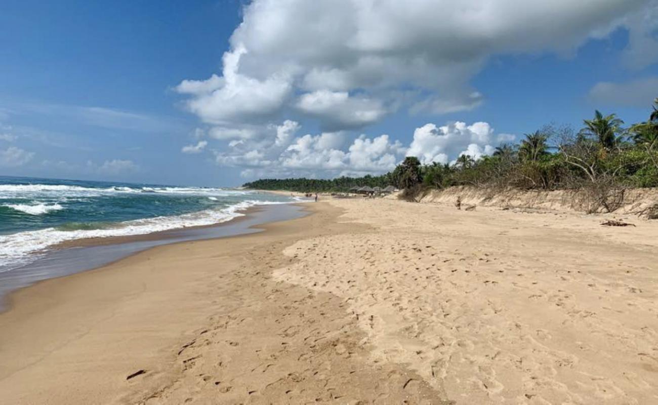 Foto de Siva Sagar Beach Akkupalli con arena brillante superficie