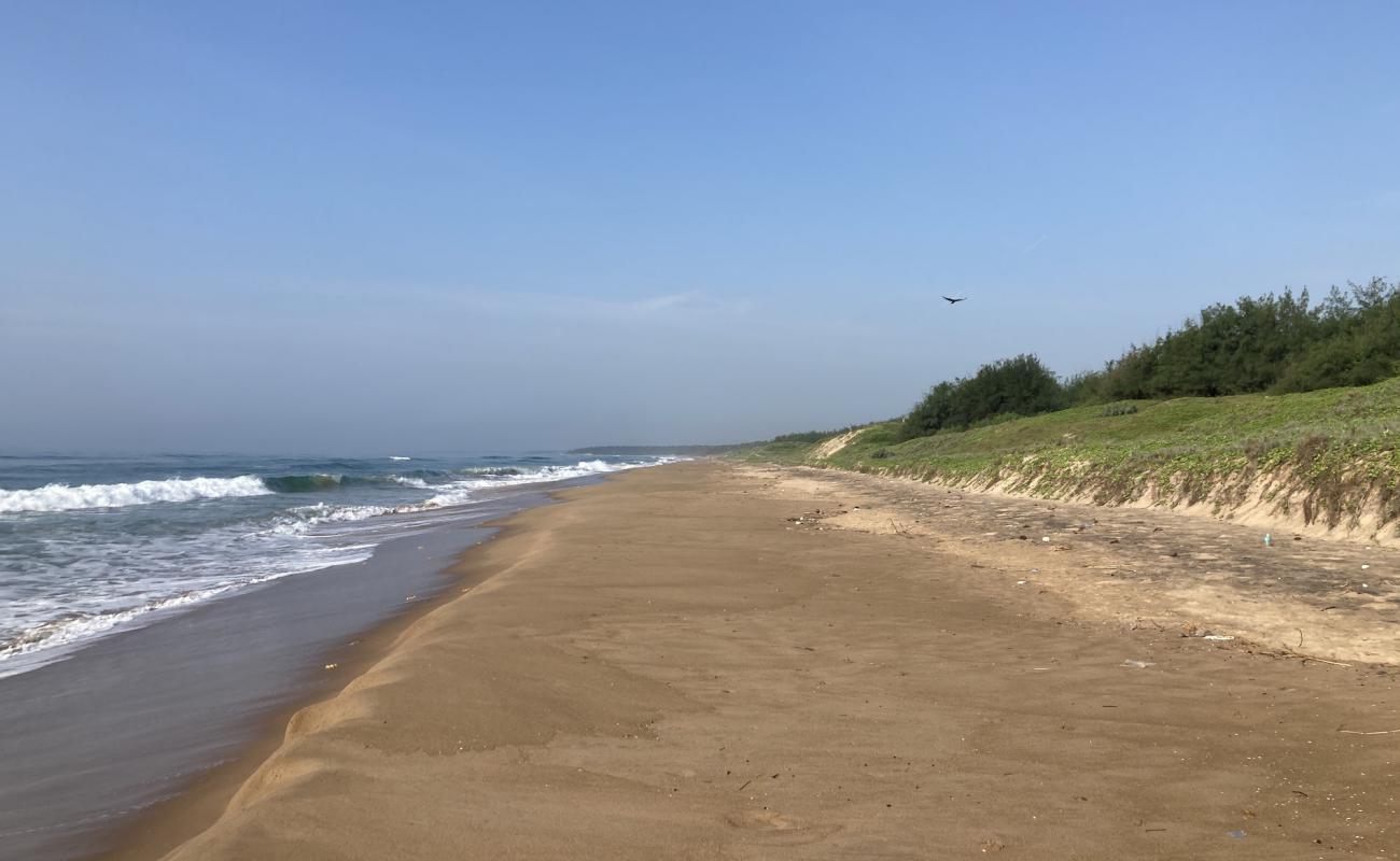 Foto de Sri Hanuman Sagar Beach con arena brillante superficie