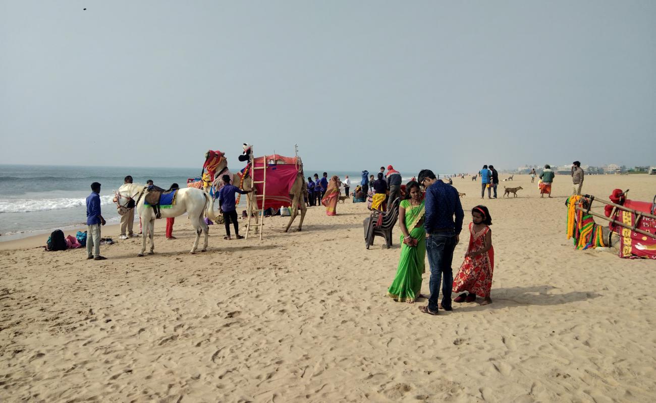 Foto de Puri Beach con brillante arena fina superficie