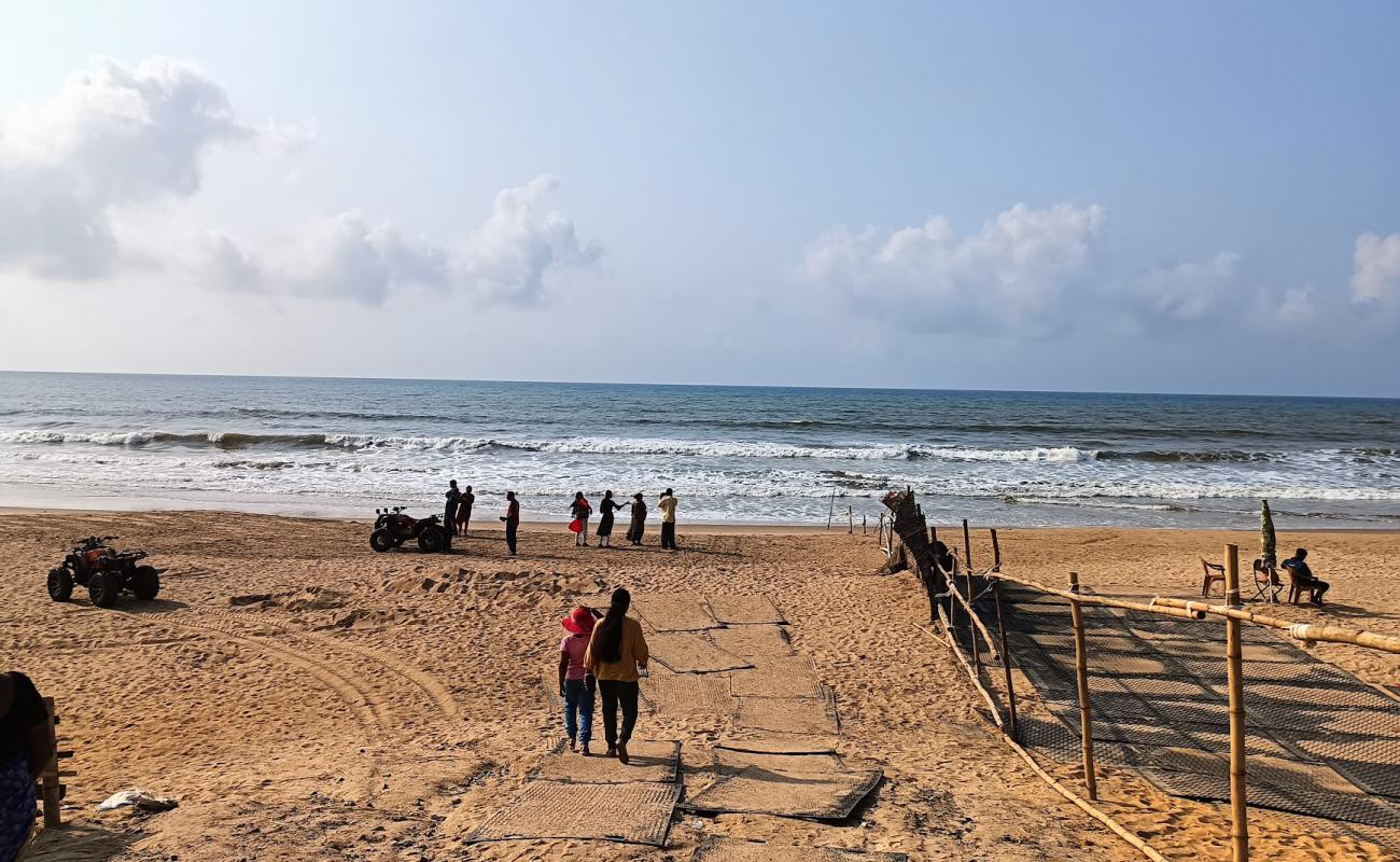 Foto de Chandrabhaga Beach con brillante arena fina superficie