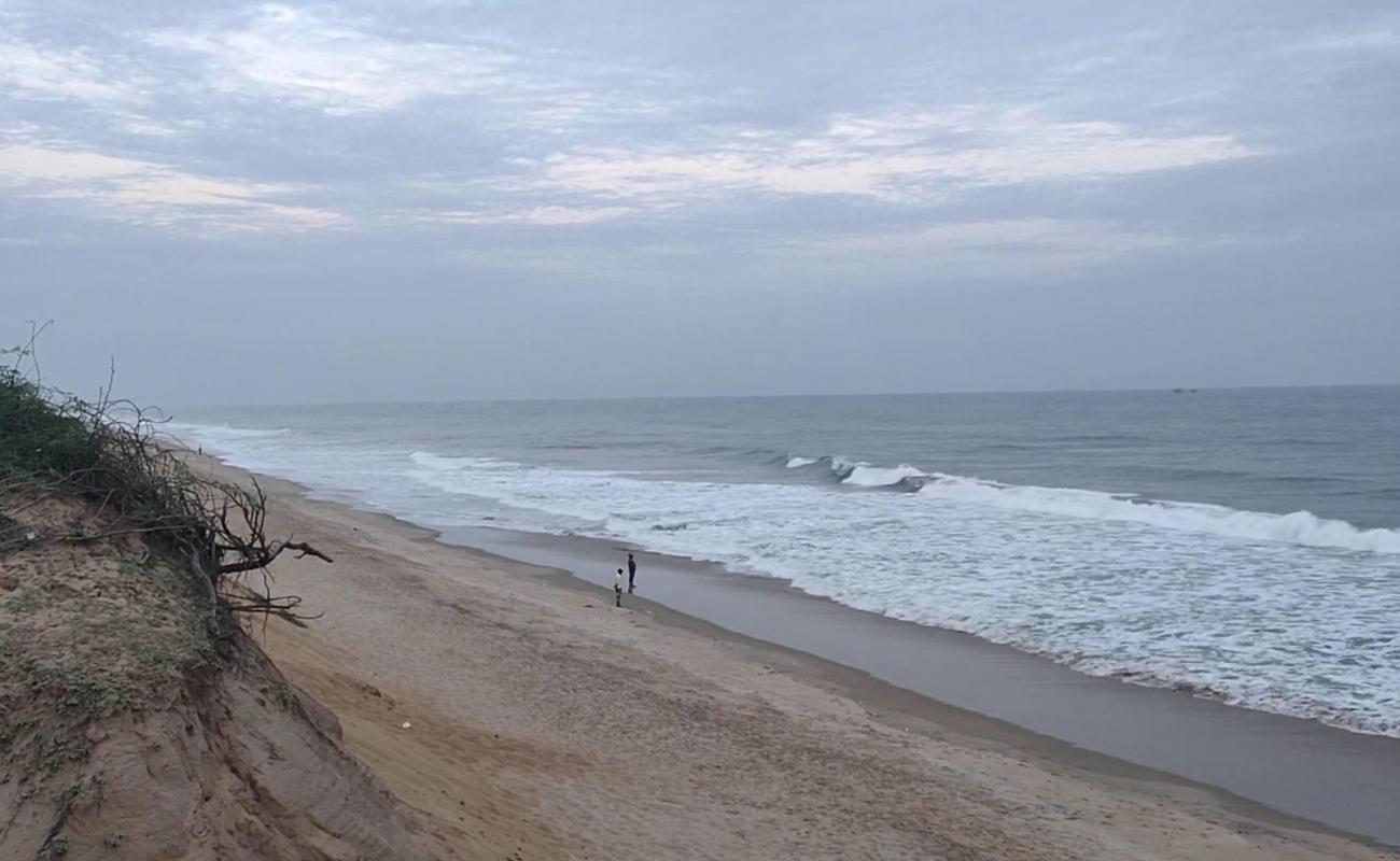 Foto de Badakhanja Beach con arena brillante superficie