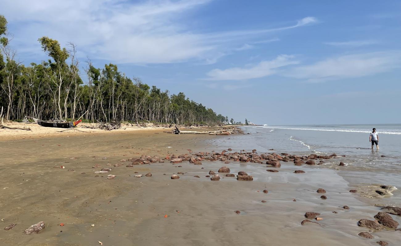 Foto de Tajpur Beach con arena brillante superficie