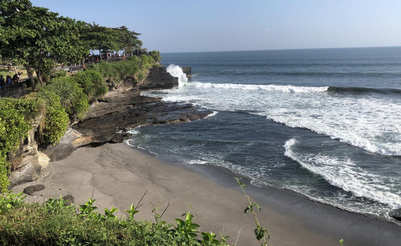 Foto de Batu Bolong Temple Beach con piedra superficie