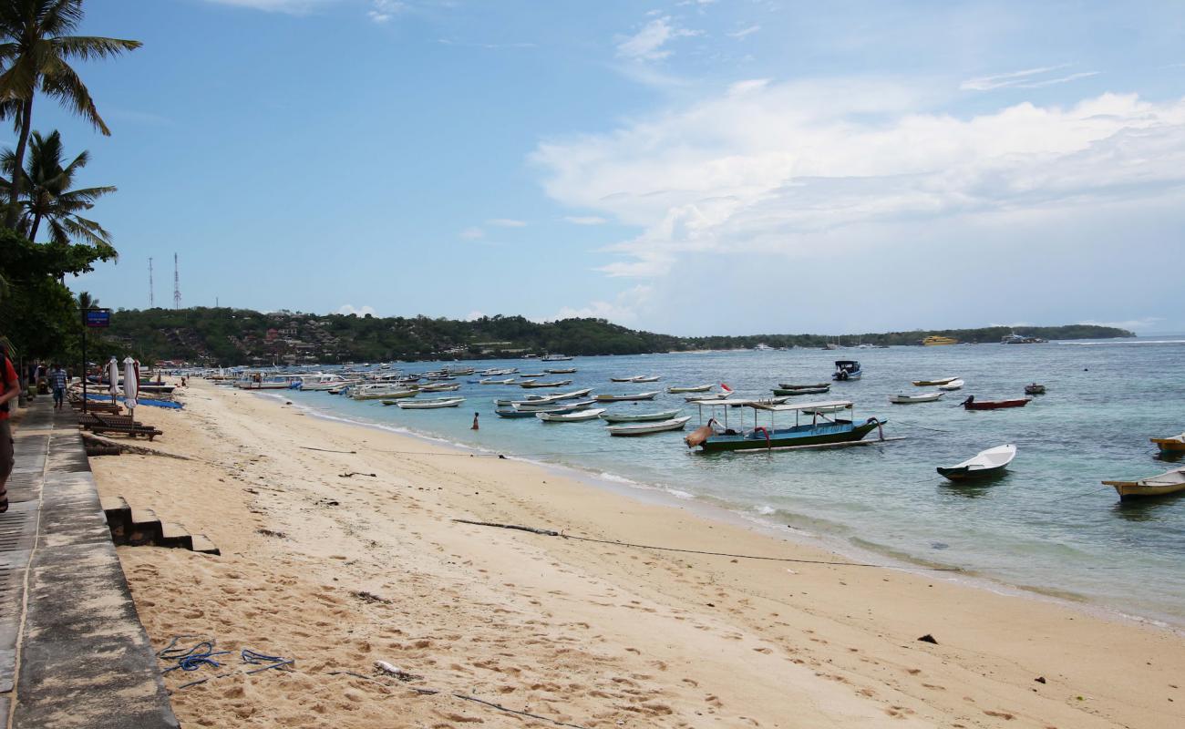 Foto de Jungutbatu Beach con arena brillante superficie