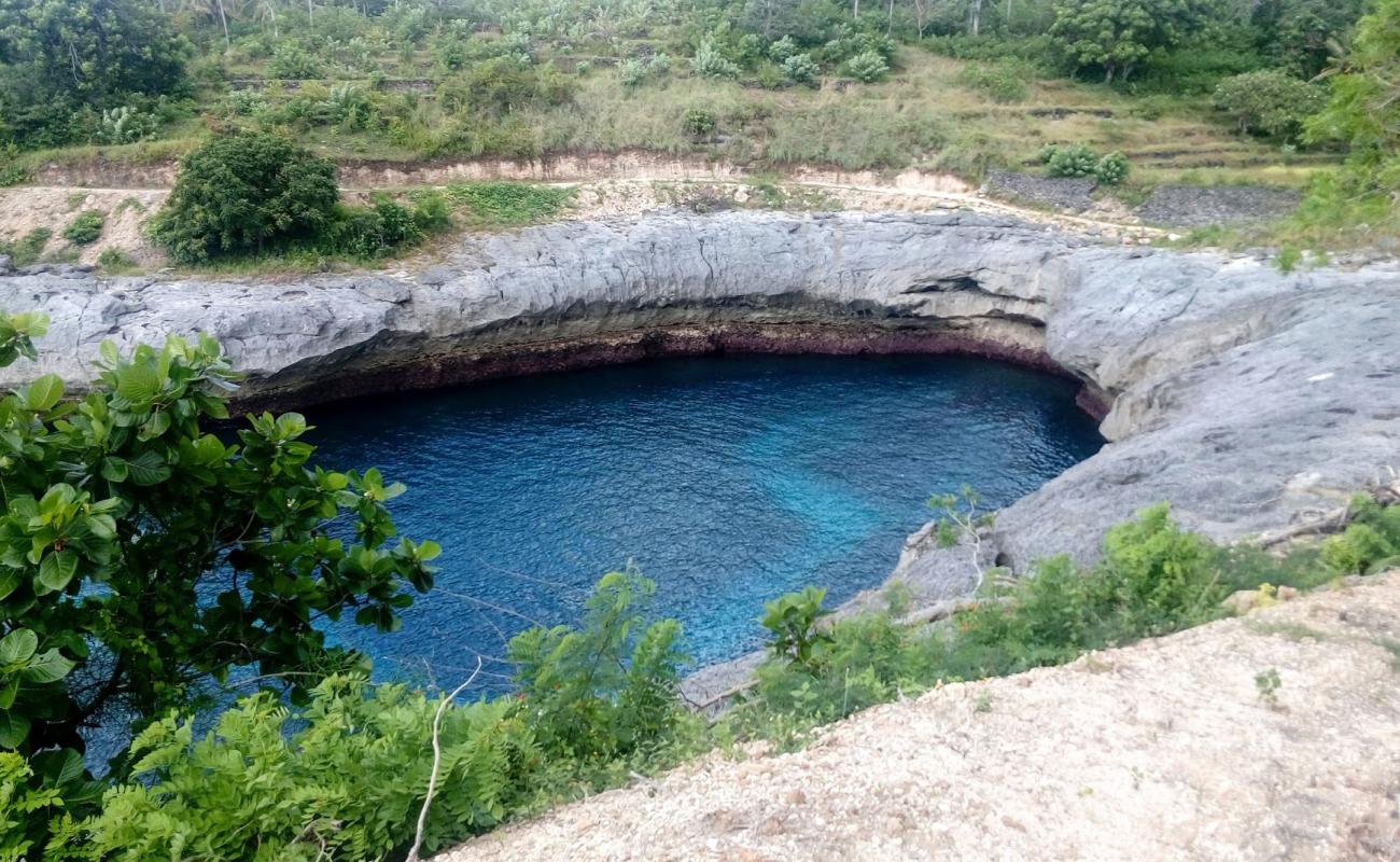 Foto de Pagede Beach con piedra superficie