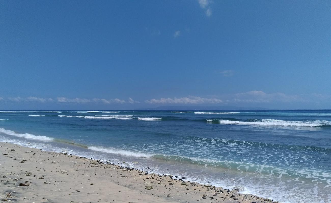 Foto de Desert Point Beach con arena gris superficie