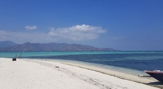 Gili Air Lumbung Beach