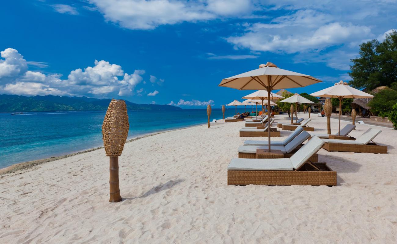 Foto de Playa de Gili Trawangan con arena brillante superficie