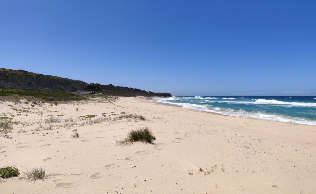 Foto de Kianga Beach con arena brillante superficie