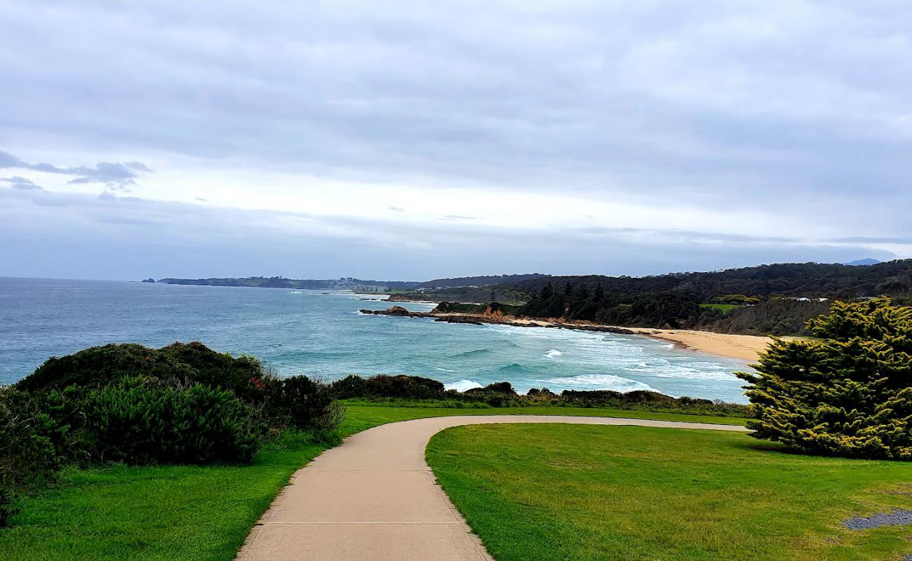 Foto de Yabbara Beach con arena brillante superficie