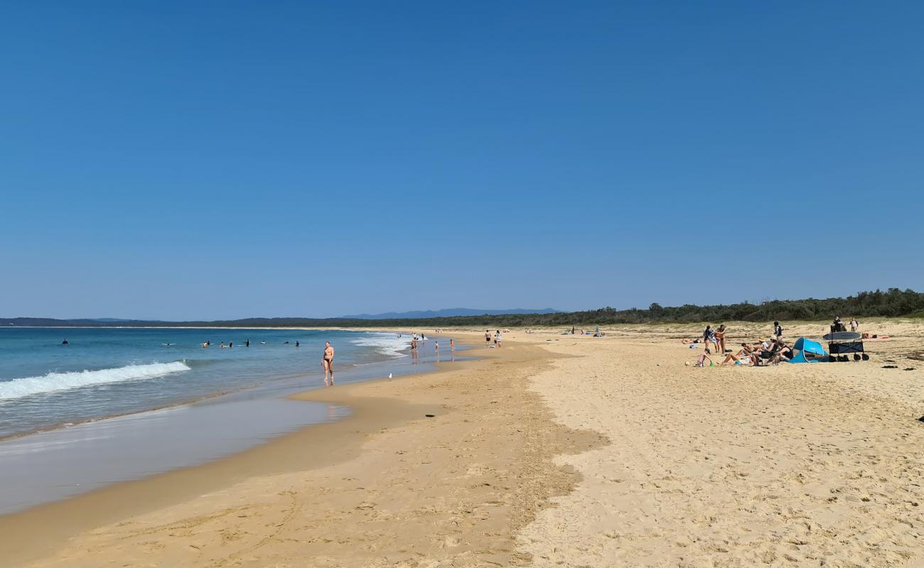 Foto de Bengello Beach con arena brillante superficie