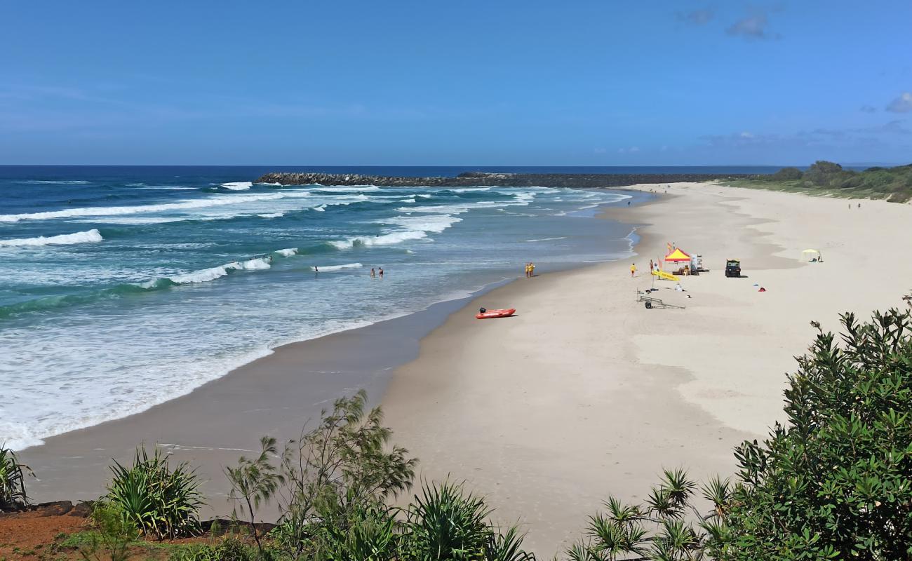 Foto de Ballina Beach con arena brillante superficie