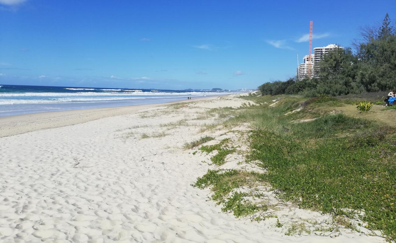 Foto de BroadBeach con brillante arena fina superficie