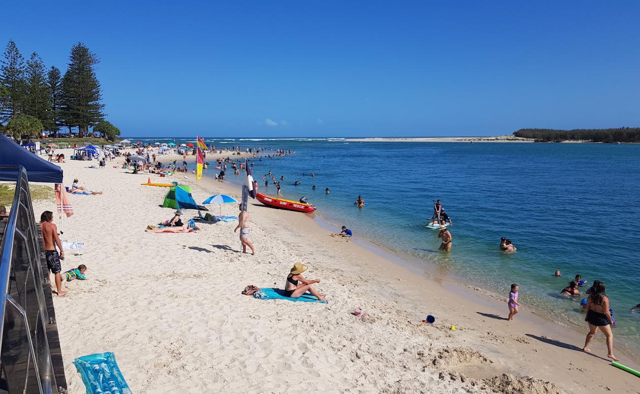 Foto de Bulcock Beach con brillante arena fina superficie