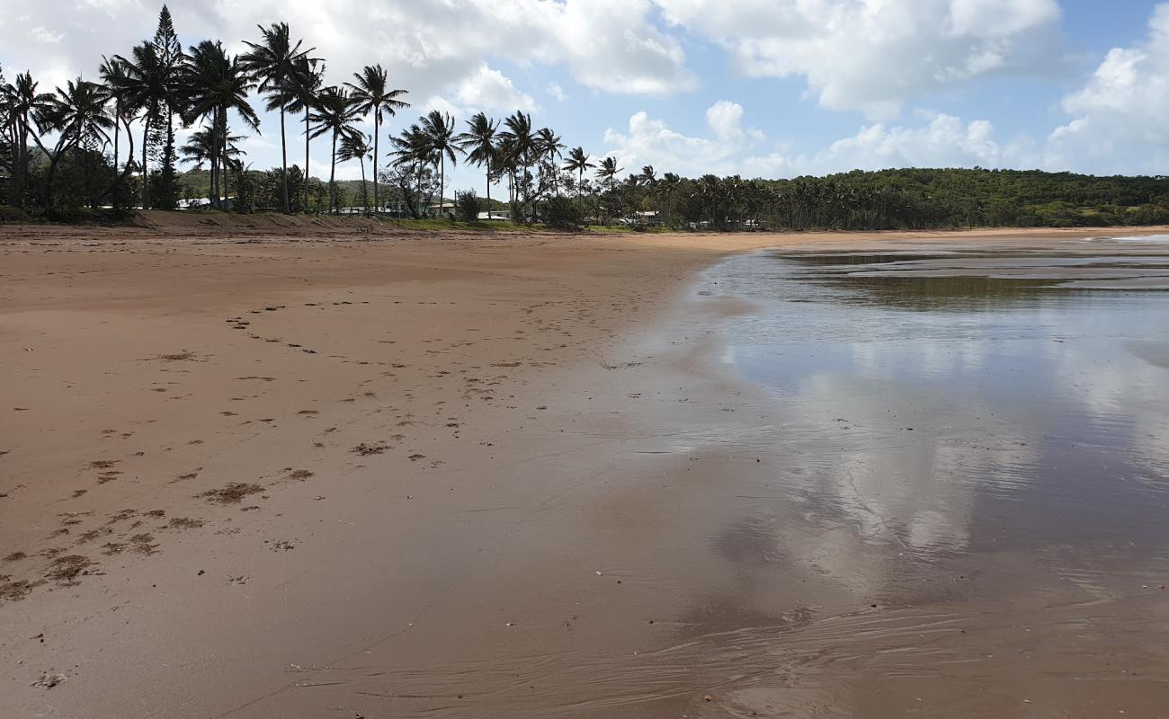 Foto de Grasstree Beach con arena brillante superficie