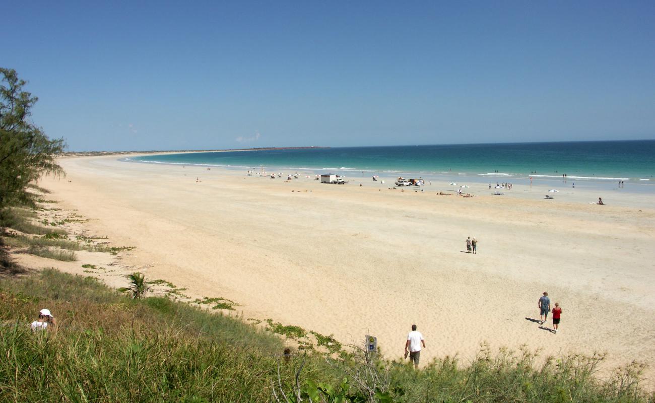 Foto de Cable Beach con arena brillante superficie