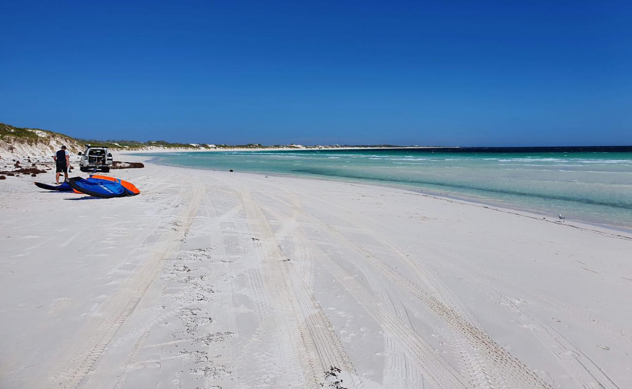 Foto de Back Beach Lancelin con arena fina blanca superficie