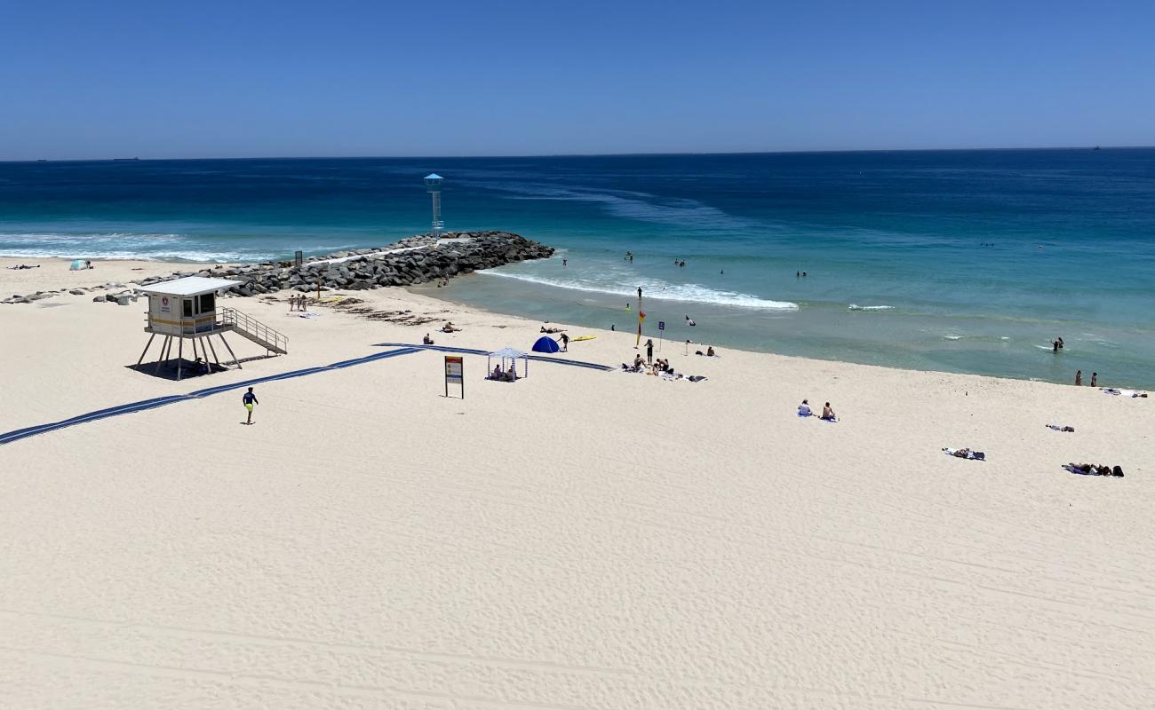 Foto de Perth City Beach con arena brillante superficie